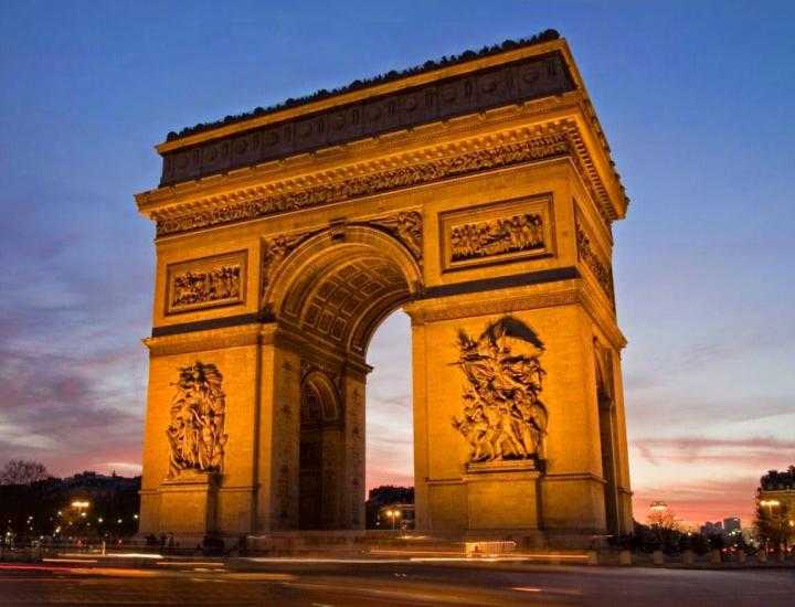 FS19 – Arc De Triomphe V1