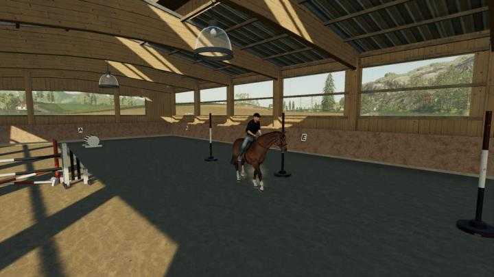 FS19 – Placeable Riding Hall V1